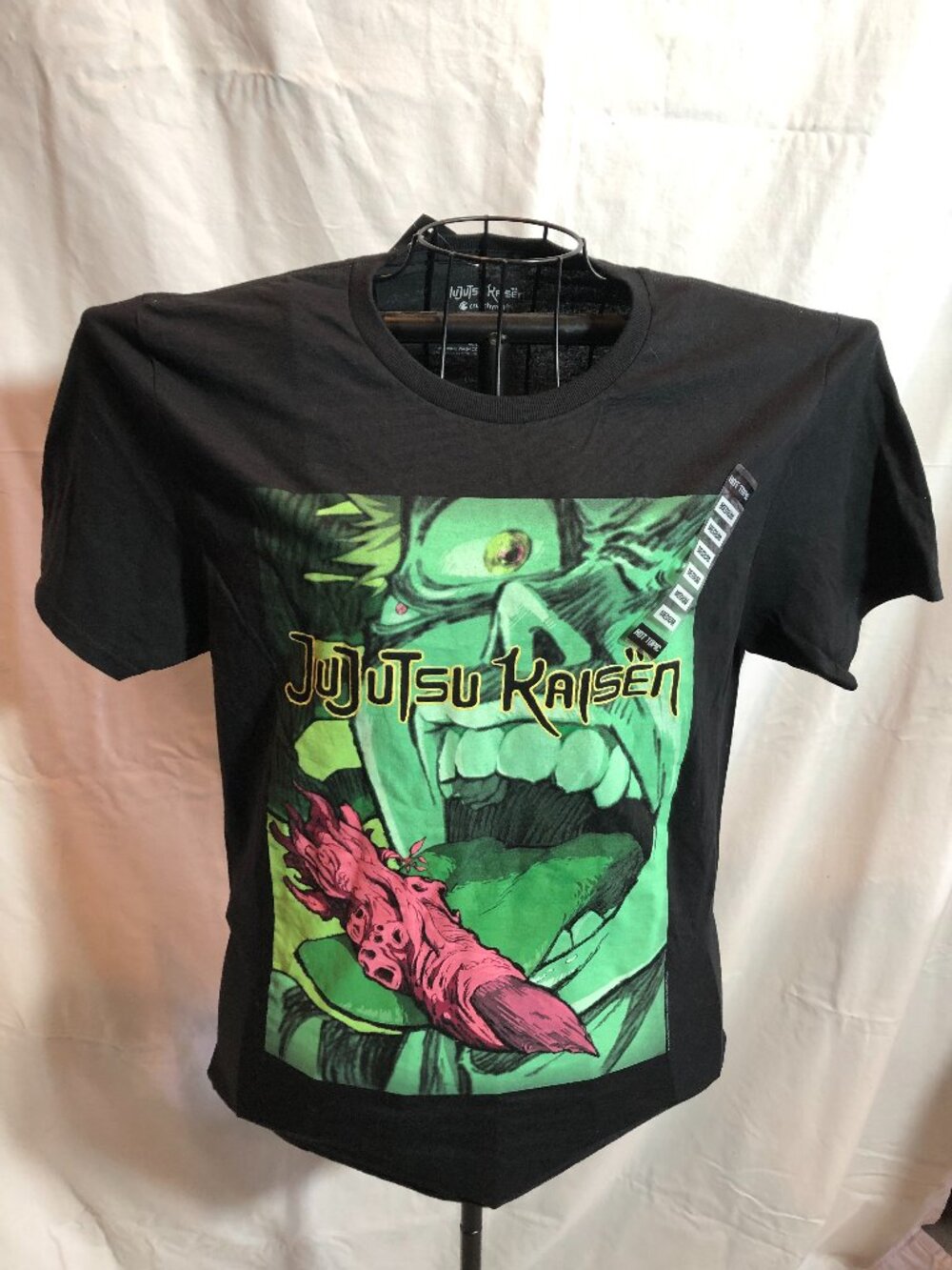 NWT Jujutsu Kaisen Hot Topic MEDIUM Mens T Shirt 18" Pit to Pit
